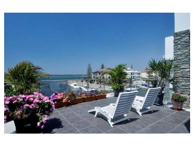 10/27 Madang Crescent, Runaway Bay QLD 4216