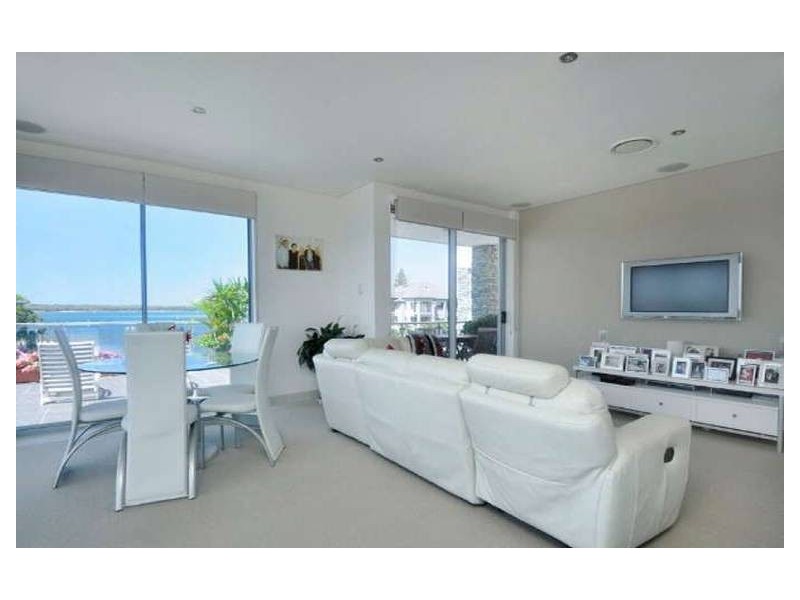 10/27 Madang Crescent, Runaway Bay QLD 4216