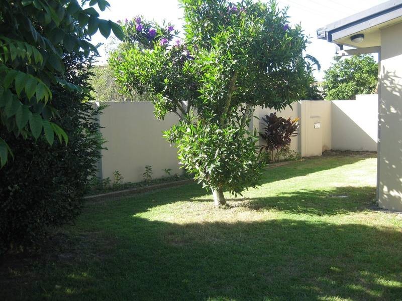 1/10 Cassia St, Runaway Bay QLD 4216