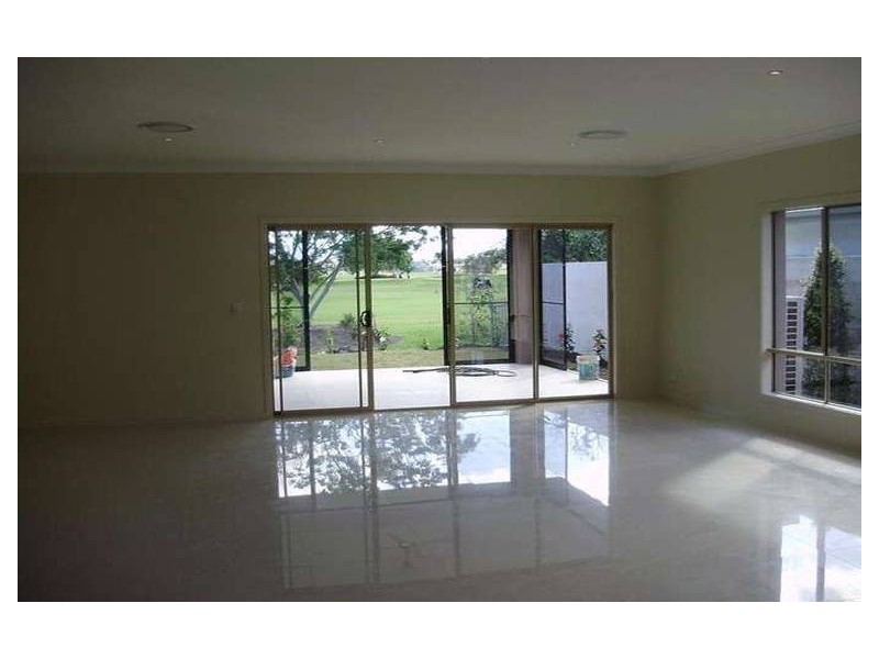 9116 Peter Senior Drive, Hope Island QLD 4212
