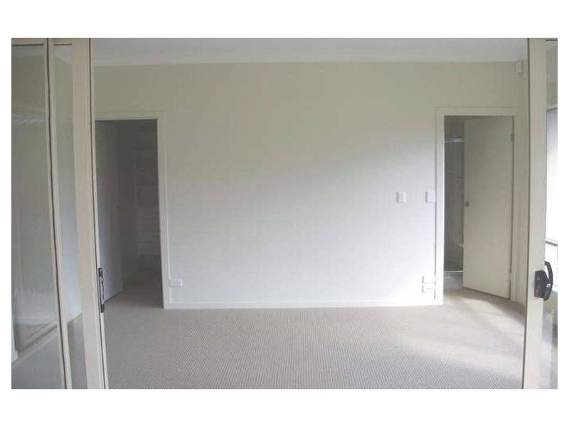9116 Peter Senior Drive, Hope Island QLD 4212