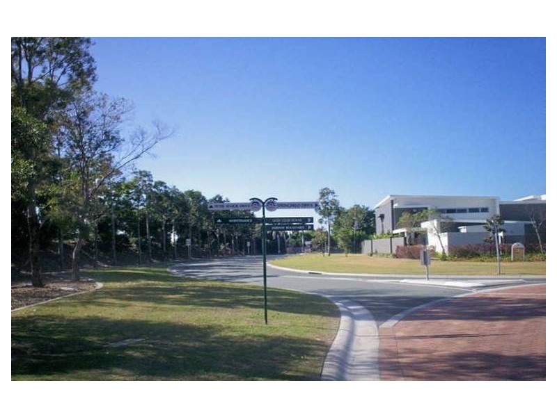 9116 Peter Senior Drive, Hope Island QLD 4212
