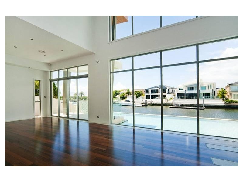 16 Regents Court, Sovereign Islands QLD 4216