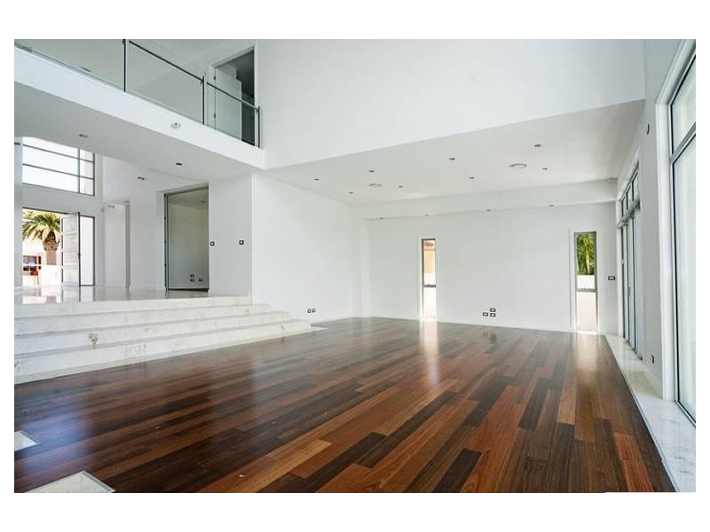 16 Regents Court, Sovereign Islands QLD 4216