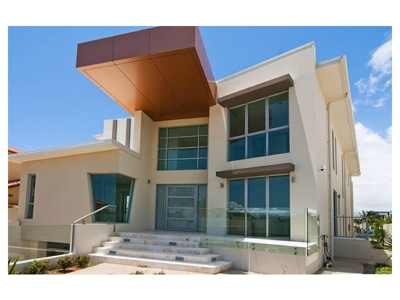 16 Regents Court, Sovereign Islands QLD 4216
