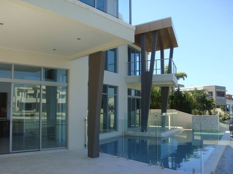 16 Regents Court, Sovereign Islands QLD 4216