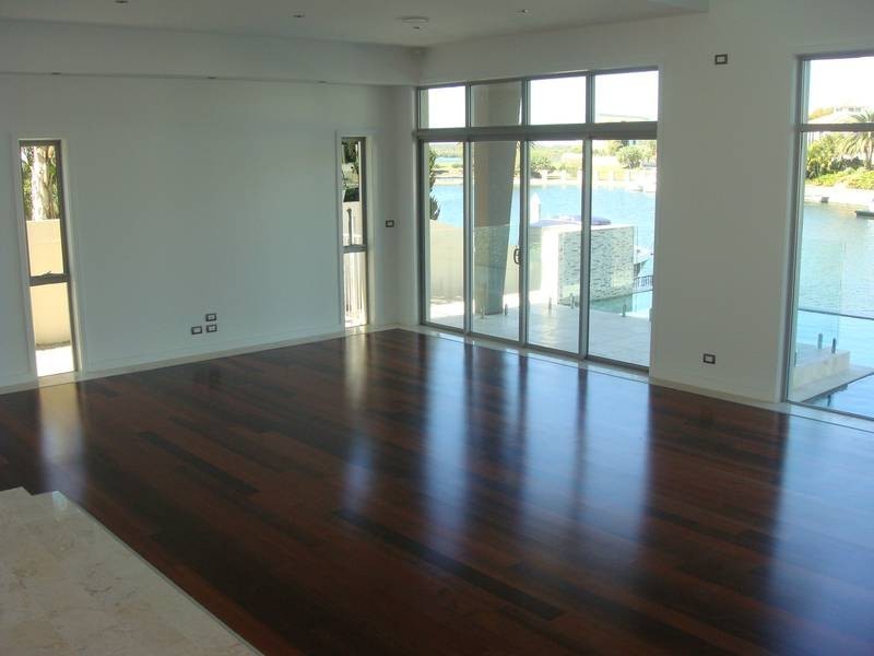 16 Regents Court, Sovereign Islands QLD 4216