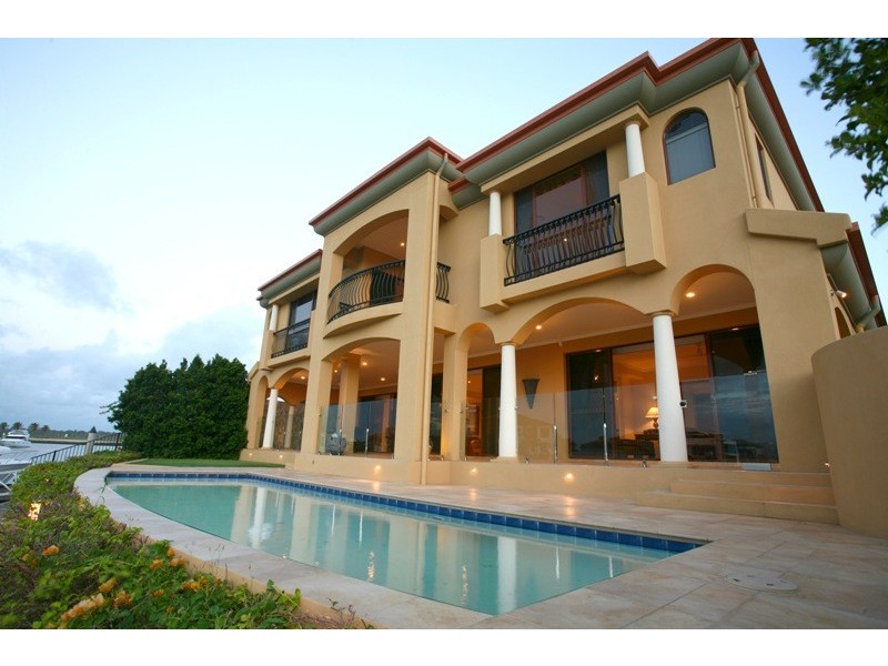 23 Regents Court, Sovereign Islands QLD 4216