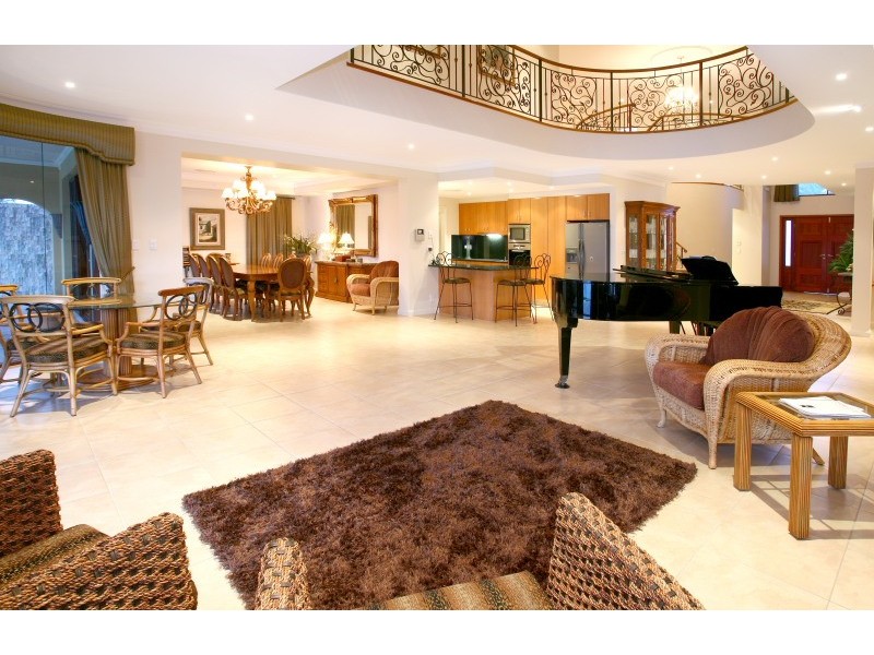 23 Regents Court, Sovereign Islands QLD 4216