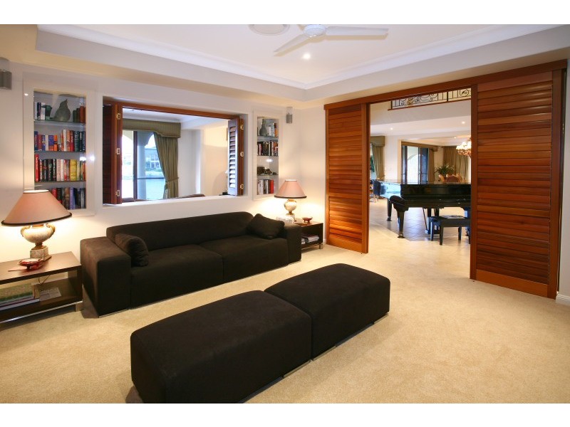 23 Regents Court, Sovereign Islands QLD 4216