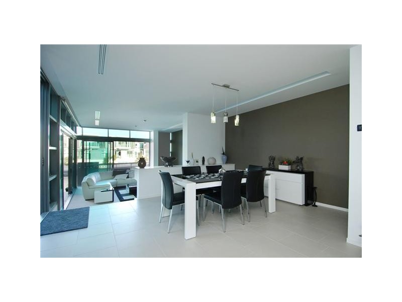 Paradise Point QLD 4216