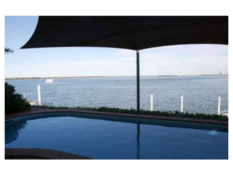 Sovereign Islands QLD 4216