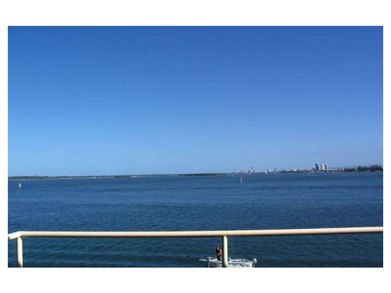 Sovereign Islands QLD 4216