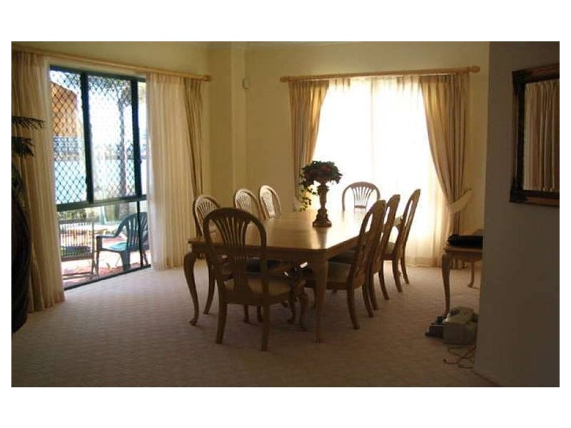 Sovereign Islands QLD 4216