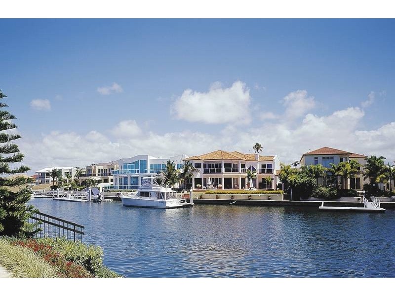 Sovereign Islands QLD 4216