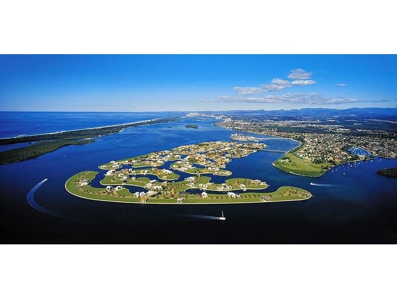 Sovereign Islands QLD 4216