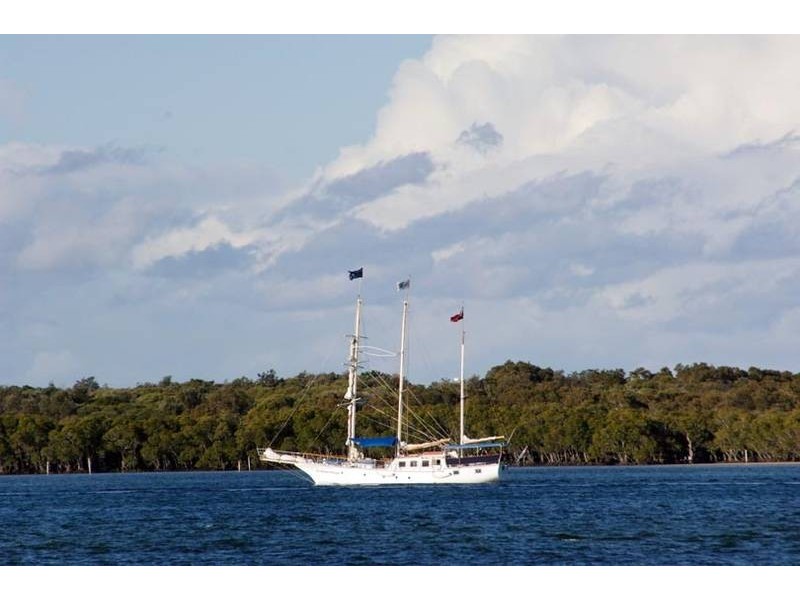 18 Anglers Esplanade, Runaway Bay QLD 4216