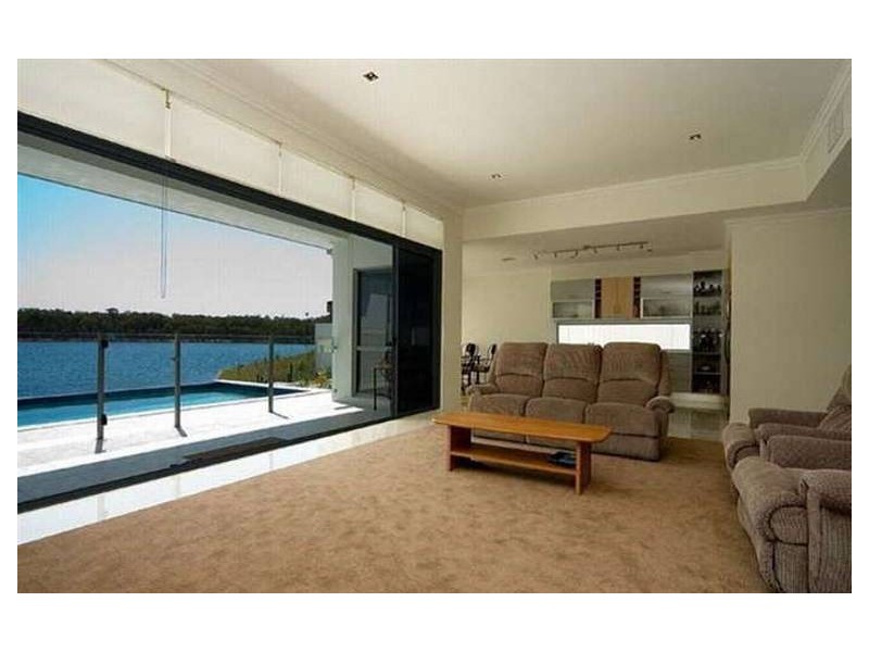 15 Manacor Place, Runaway Bay QLD 4216
