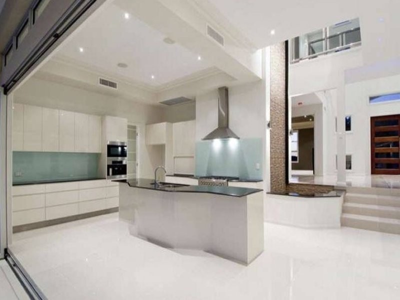 Sovereign Islands QLD 4216