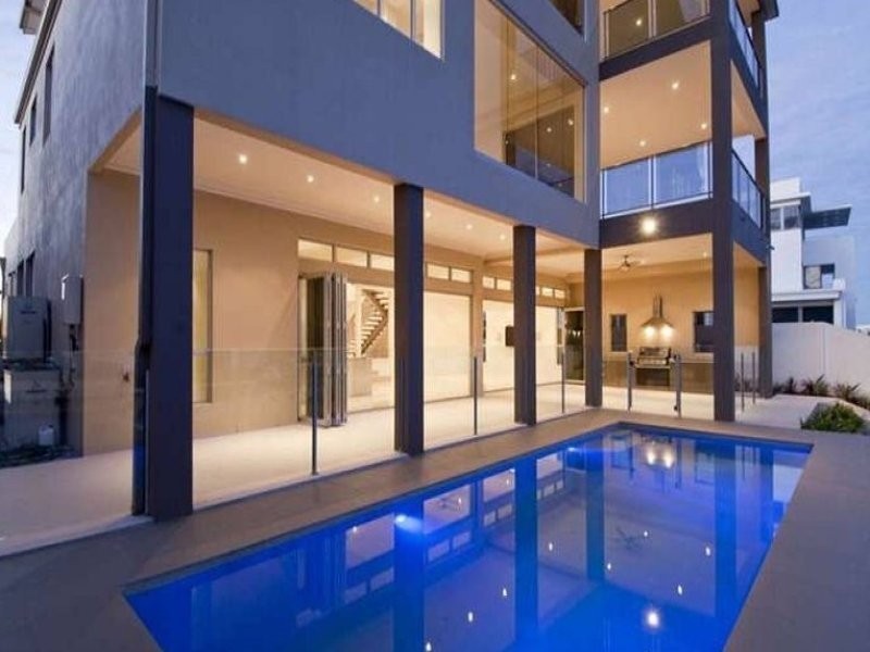 Sovereign Islands QLD 4216