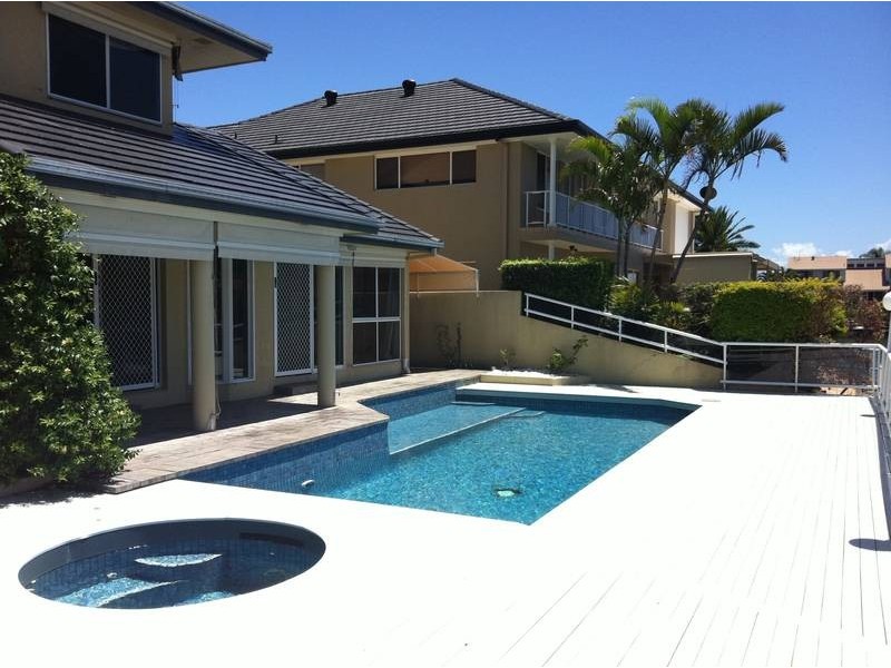 54 Midnight Ct, Runaway Bay QLD 4216