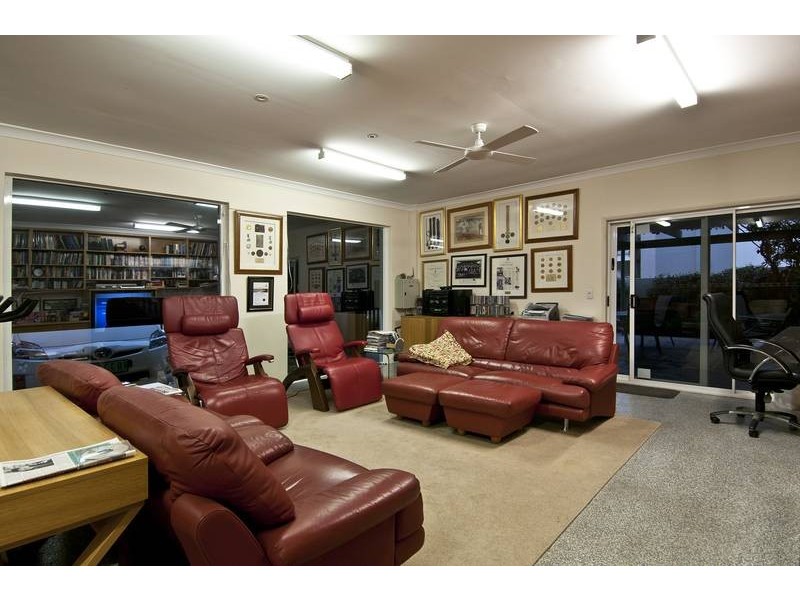 54 Midnight Ct, Runaway Bay QLD 4216