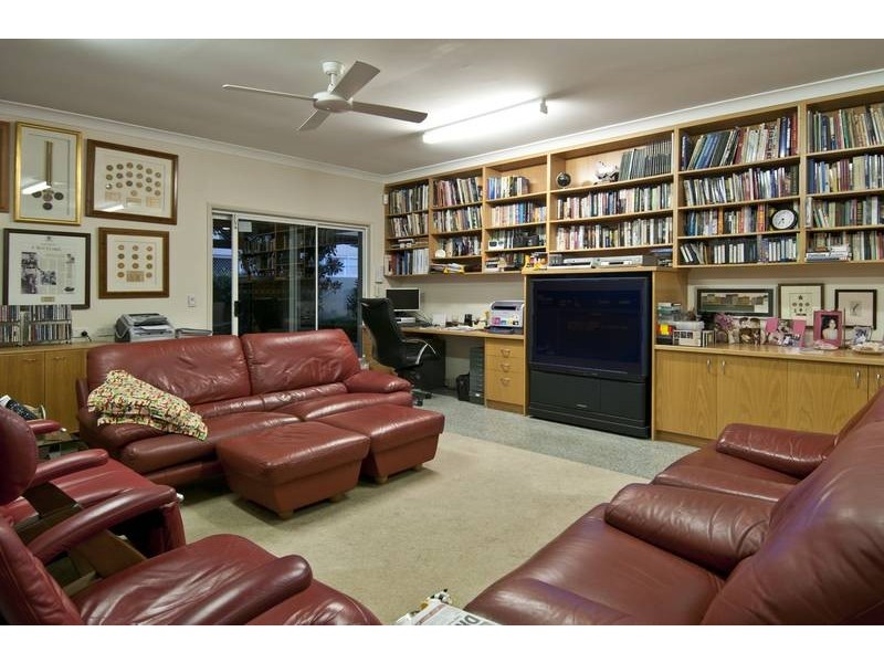 54 Midnight Ct, Runaway Bay QLD 4216