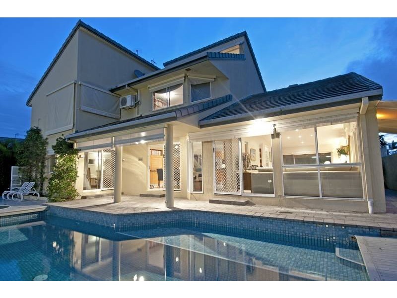 54 Midnight Ct, Runaway Bay QLD 4216