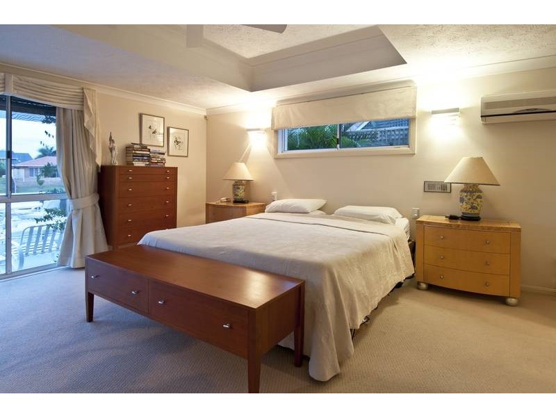 54 Midnight Ct, Runaway Bay QLD 4216