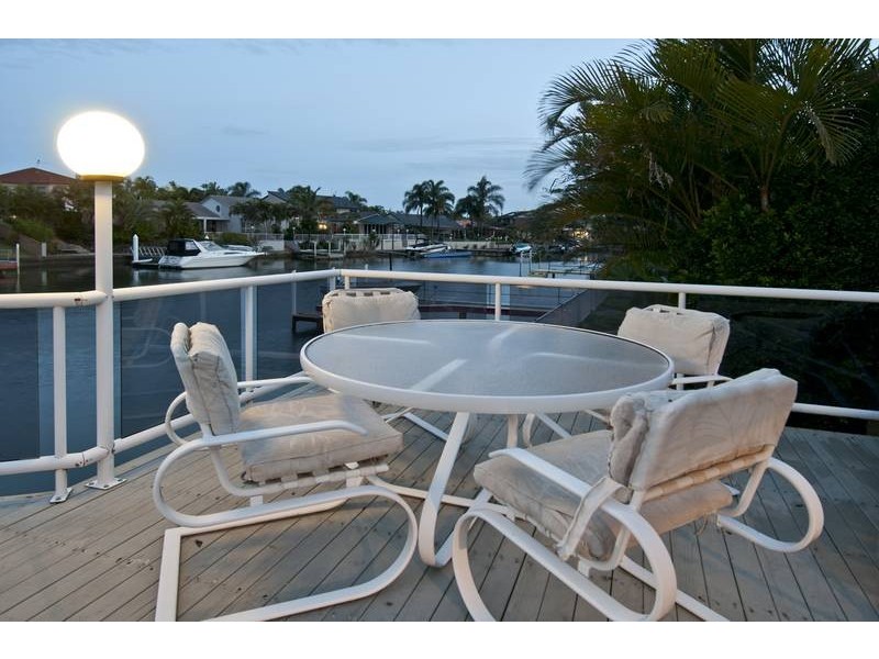 54 Midnight Ct, Runaway Bay QLD 4216