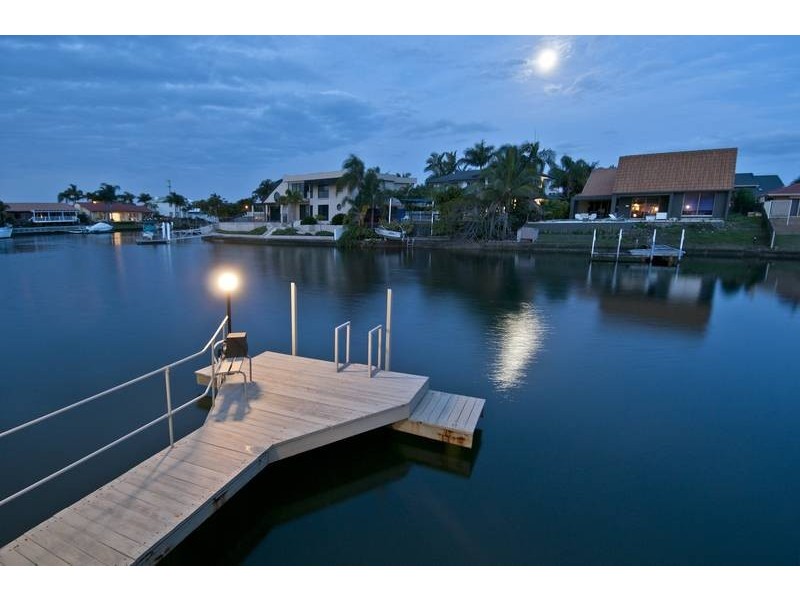 54 Midnight Ct, Runaway Bay QLD 4216