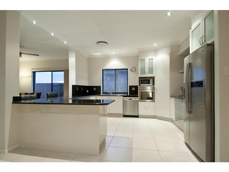 Hope Island QLD 4212