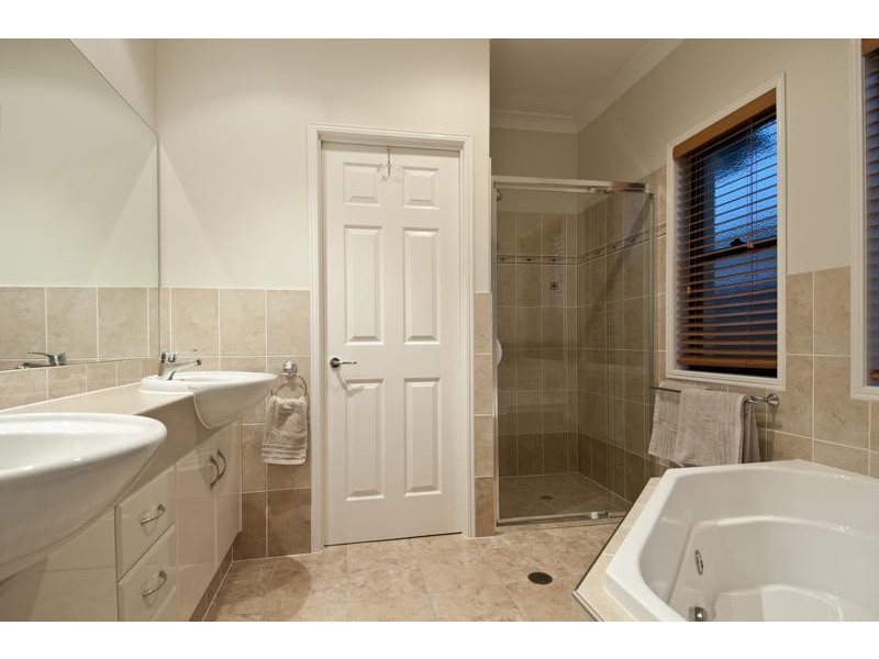 Hope Island QLD 4212