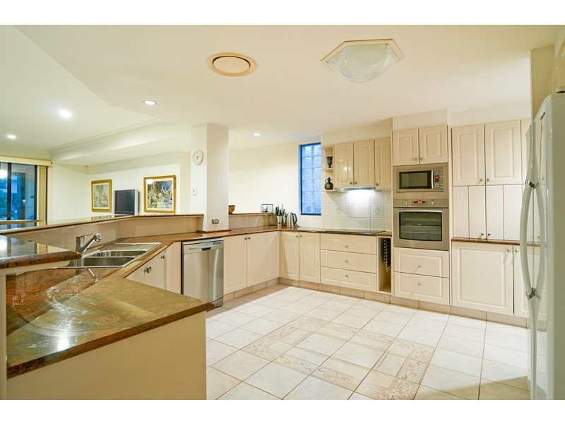 21 The Sovereign Mile, Sovereign Islands QLD 4216