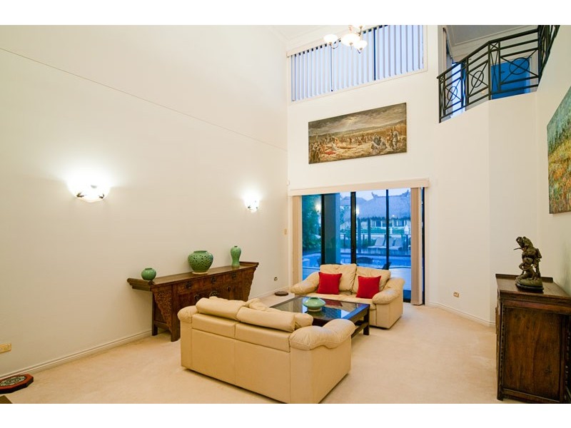 21 The Sovereign Mile, Sovereign Islands QLD 4216