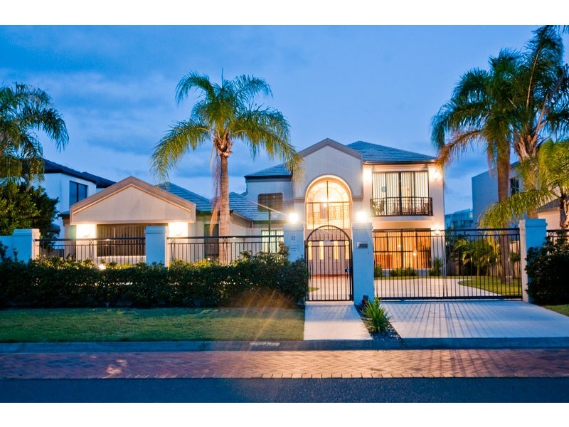 21 The Sovereign Mile, Sovereign Islands QLD 4216