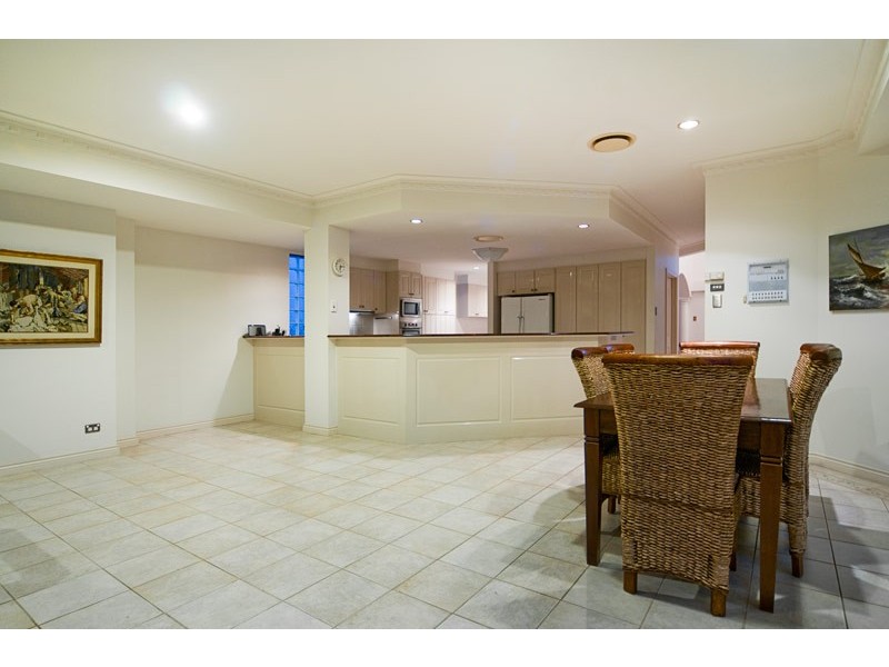 21 The Sovereign Mile, Sovereign Islands QLD 4216