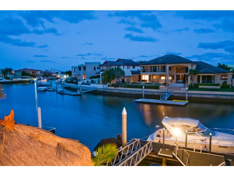 21 The Sovereign Mile, Sovereign Islands QLD 4216