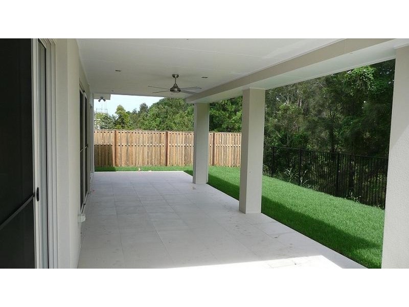 8 RHODIUM CR, Hope Island QLD 4212