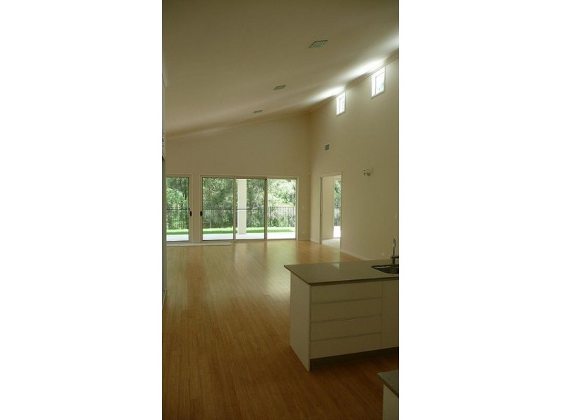 8 RHODIUM CR, Hope Island QLD 4212