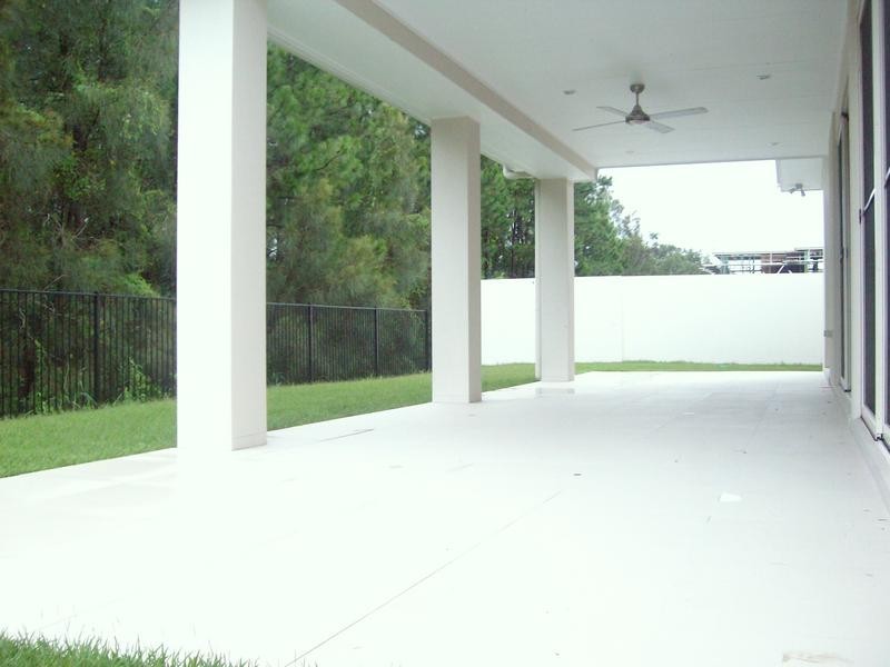 8 RHODIUM CR, Hope Island QLD 4212