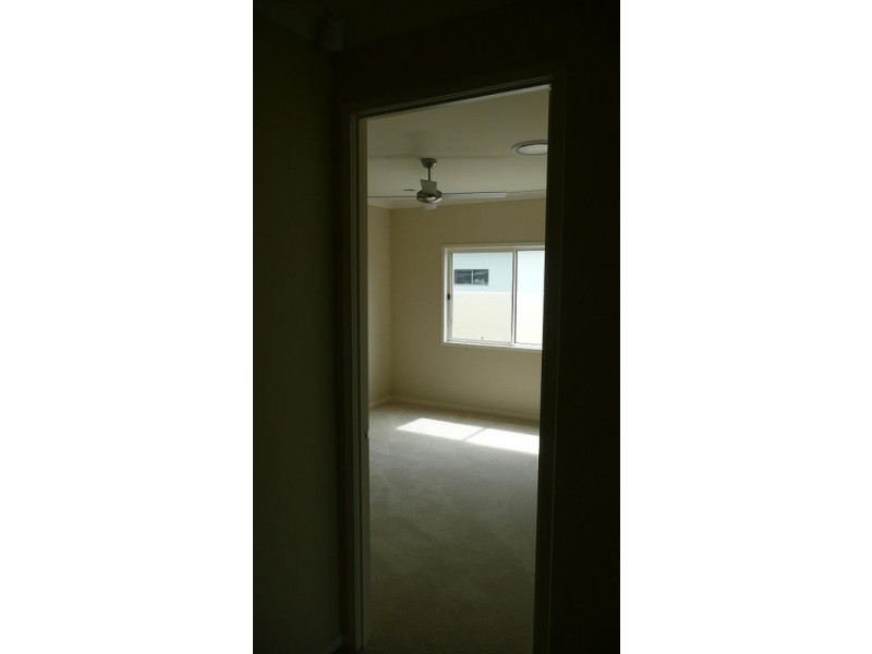 32 Rhodium Cres, Hope Island QLD 4212