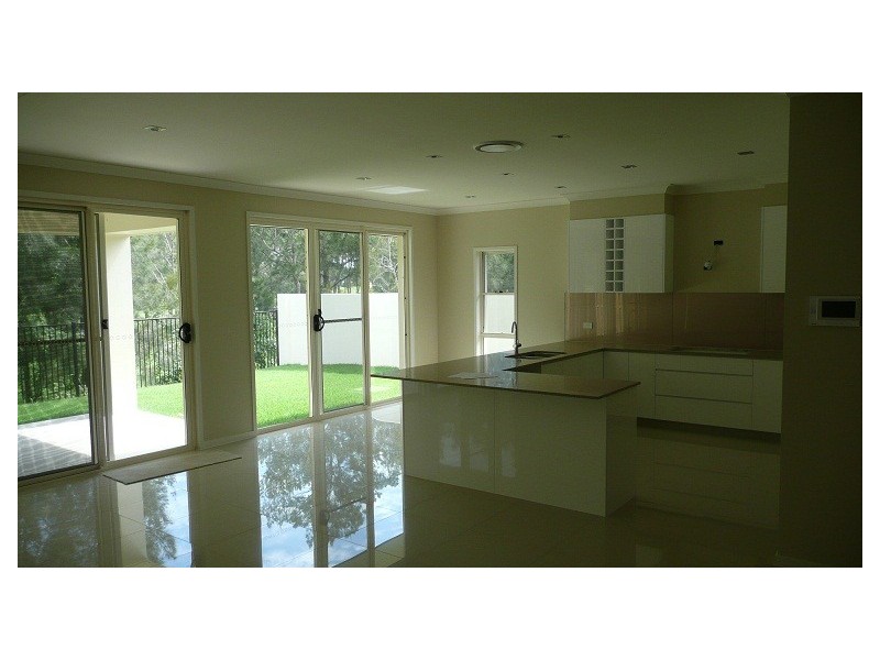 32 Rhodium Cres, Hope Island QLD 4212