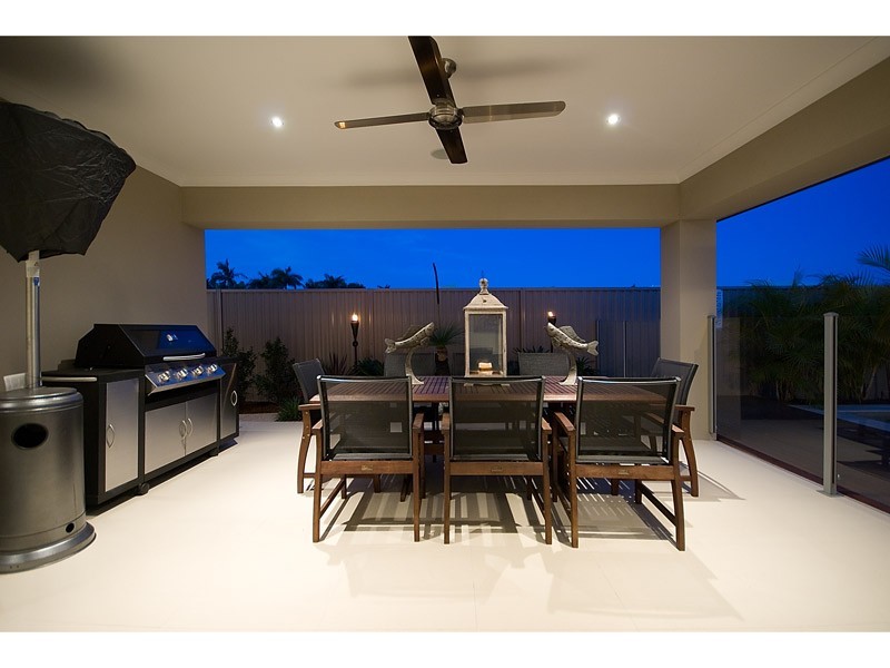 29 Rhodium Cres, Hope Island QLD 4212