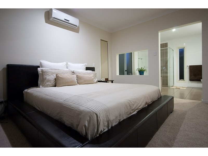 29 Rhodium Cres, Hope Island QLD 4212