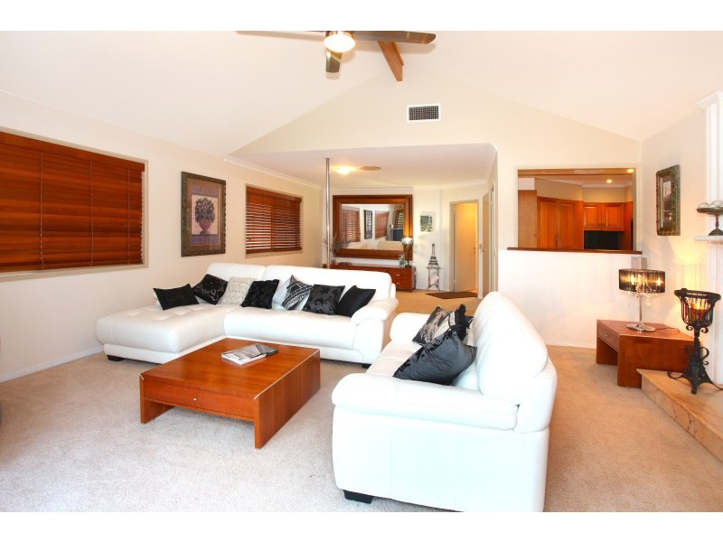 34-36 Cockleshell CT, Runaway Bay QLD 4216