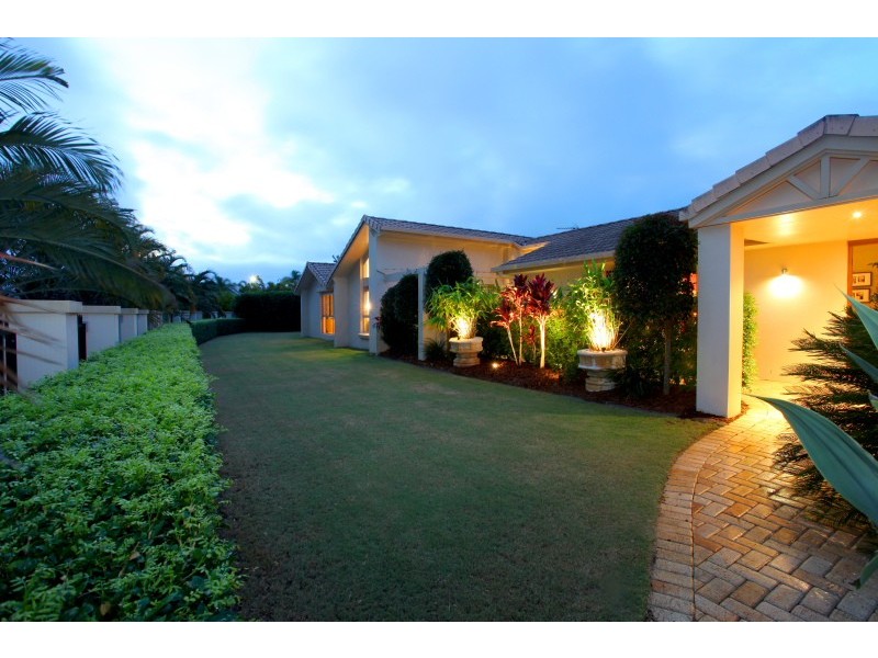 34-36 Cockleshell CT, Runaway Bay QLD 4216