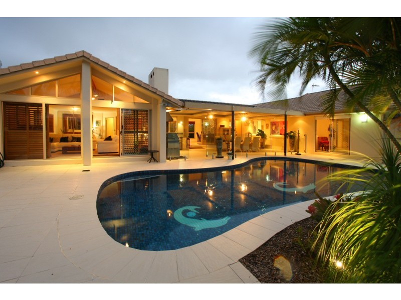 34-36 Cockleshell CT, Runaway Bay QLD 4216