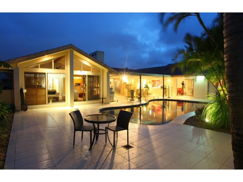 34-36 Cockleshell CT, Runaway Bay QLD 4216