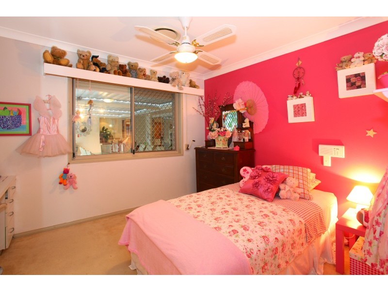 34-36 Cockleshell CT, Runaway Bay QLD 4216